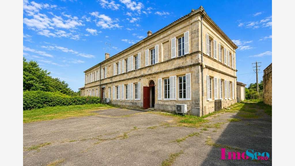 Bureaux 250m² à vendre à Saint-Loubès
