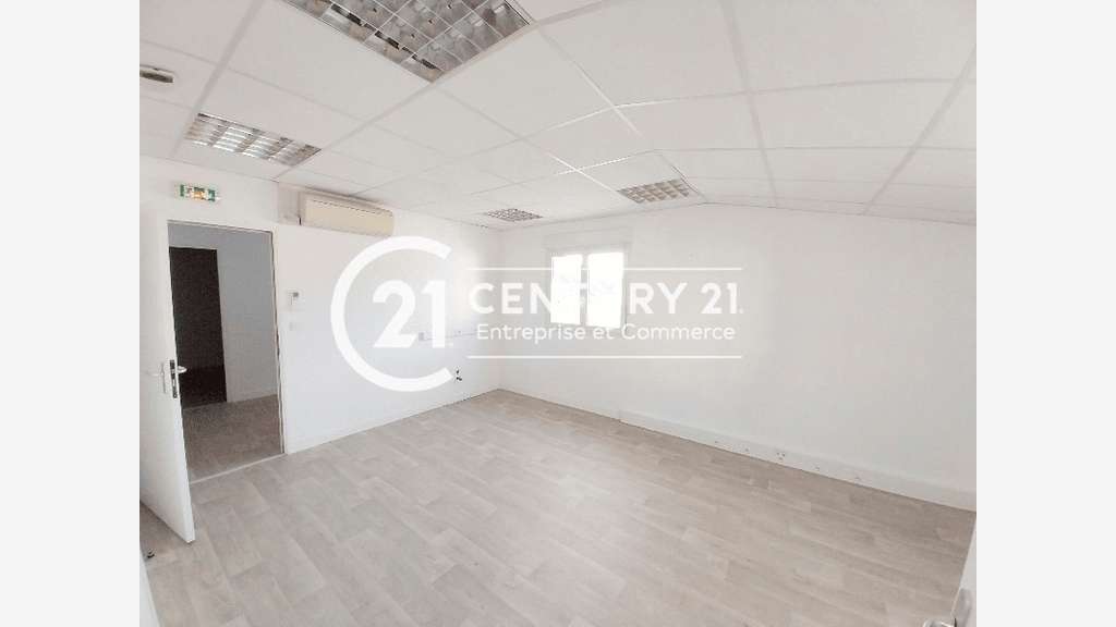 Vente plateau de bureaux 58m² R+1 à Saint-Lyphard