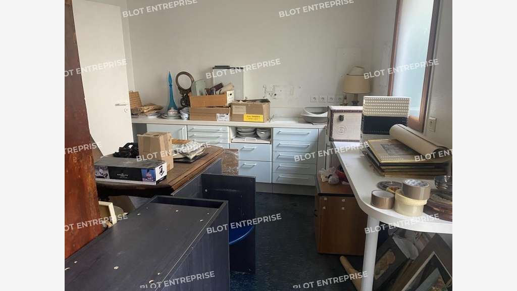 A vendre bureaux 82m² RDC à Saint-Malo St Servan