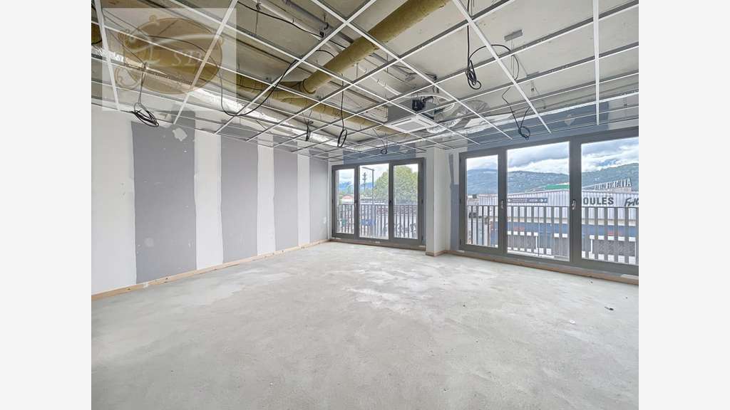 AV plateau de bureau 302,54m² à St Martin d'Hères