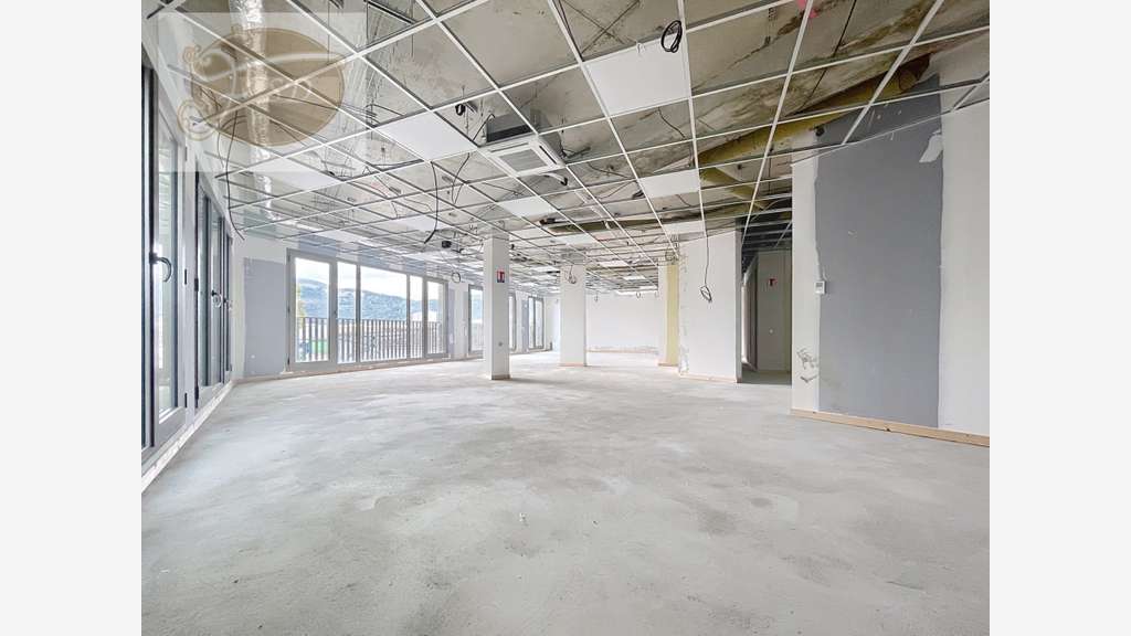 AV plateau de bureau 302,54m² à St Martin d'Hères