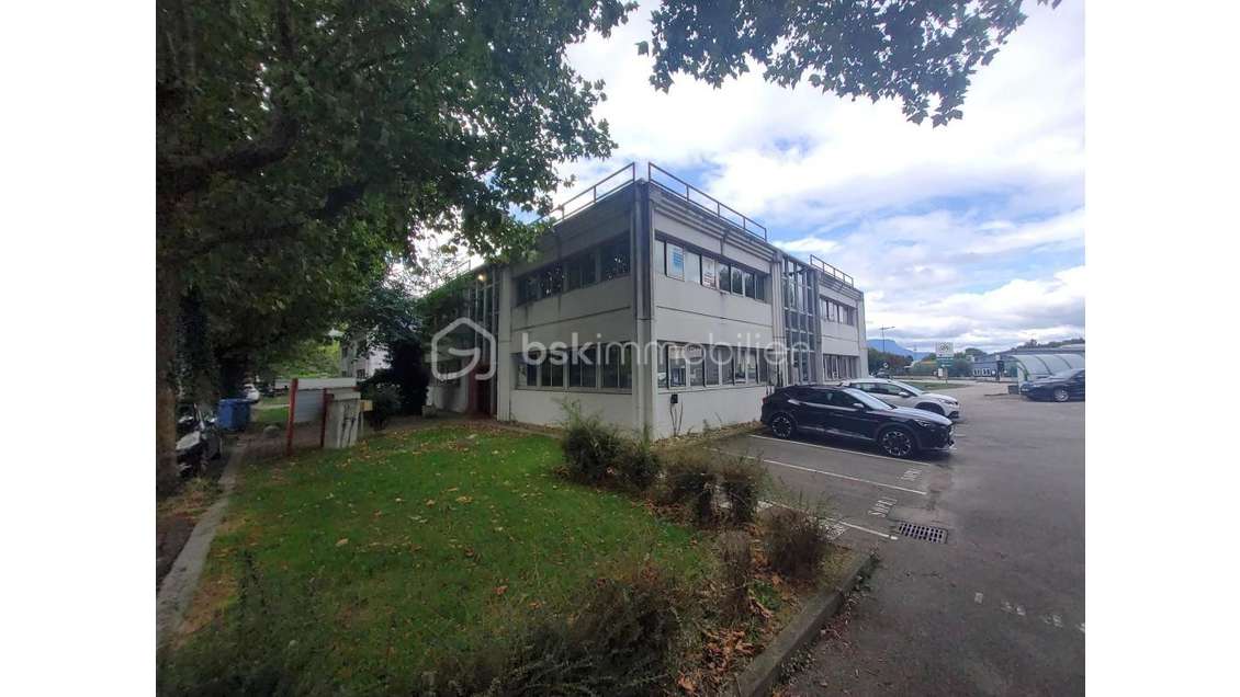 AV bureaux 223m² avec parkings à St-Martin-Vinoux 