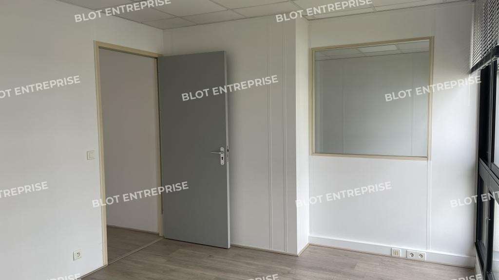 À vendre bureaux 111m² à Saint Nazaire