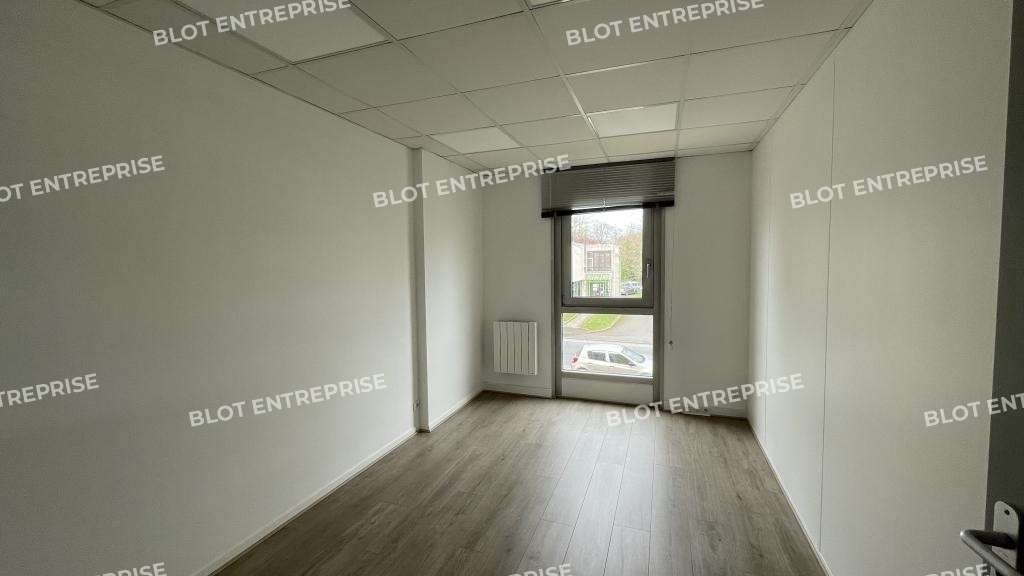 À vendre bureaux 111m² à Saint Nazaire