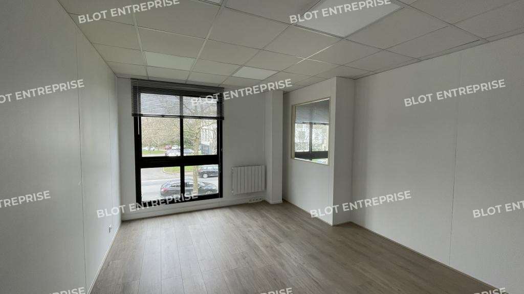 À vendre bureaux 111m² à Saint Nazaire