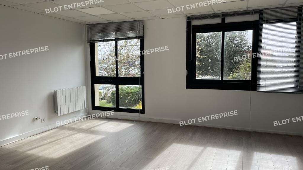 À vendre bureaux 111m² à Saint Nazaire