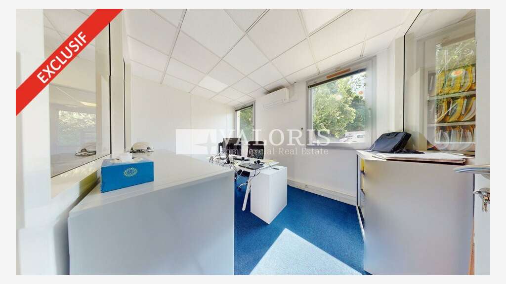 Bureaux aménagés 760m² à vendre à Saint Priest