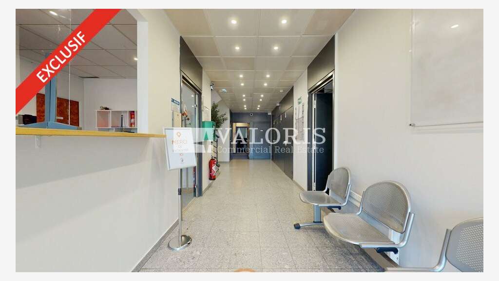 Bureaux aménagés 760m² à vendre à Saint Priest
