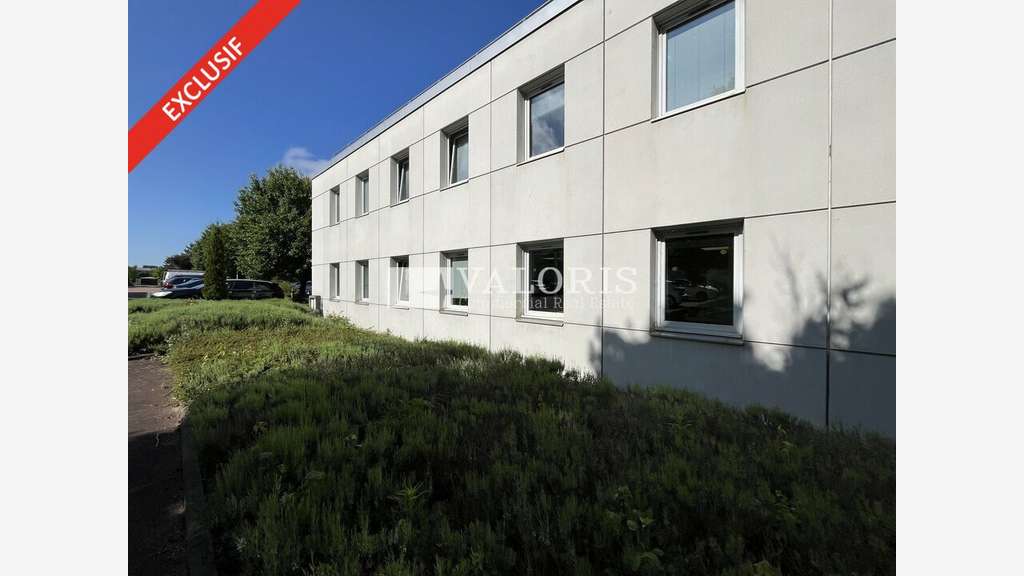 Bureaux aménagés 760m² à vendre à Saint Priest