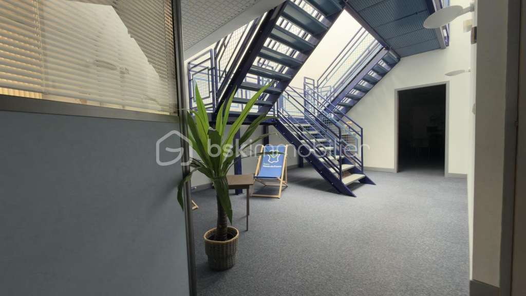 Vente immeuble commercial récent à Saint-Quentin