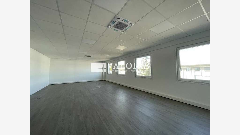 Bureaux de 23m² à 258m² à Saint-Quentin-Fallavier