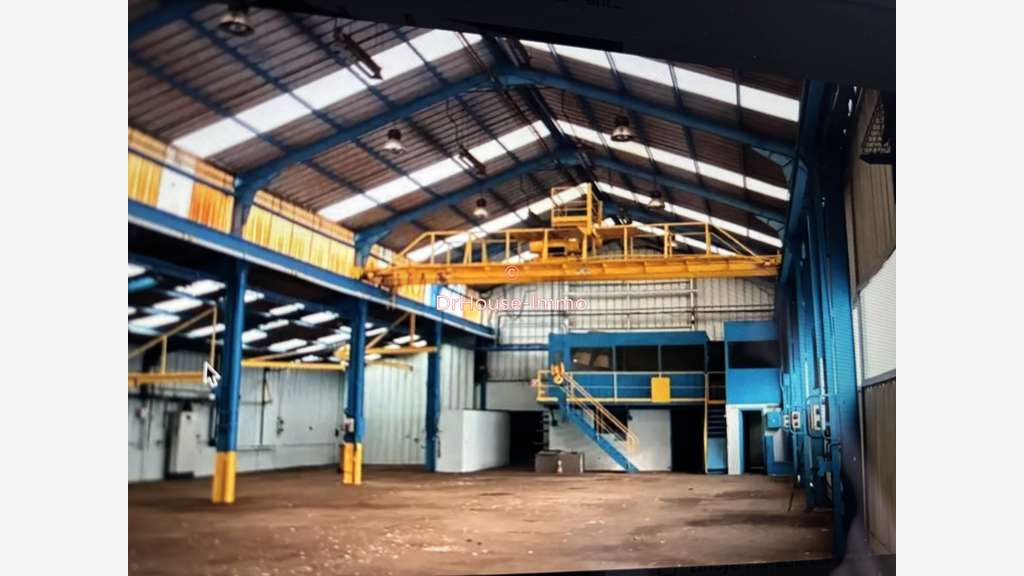 Vente locaux d'activités 1250m² à St Romain 