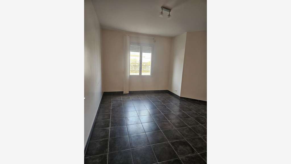 Vente bureaux 220m² au calme avec parking Saintes
