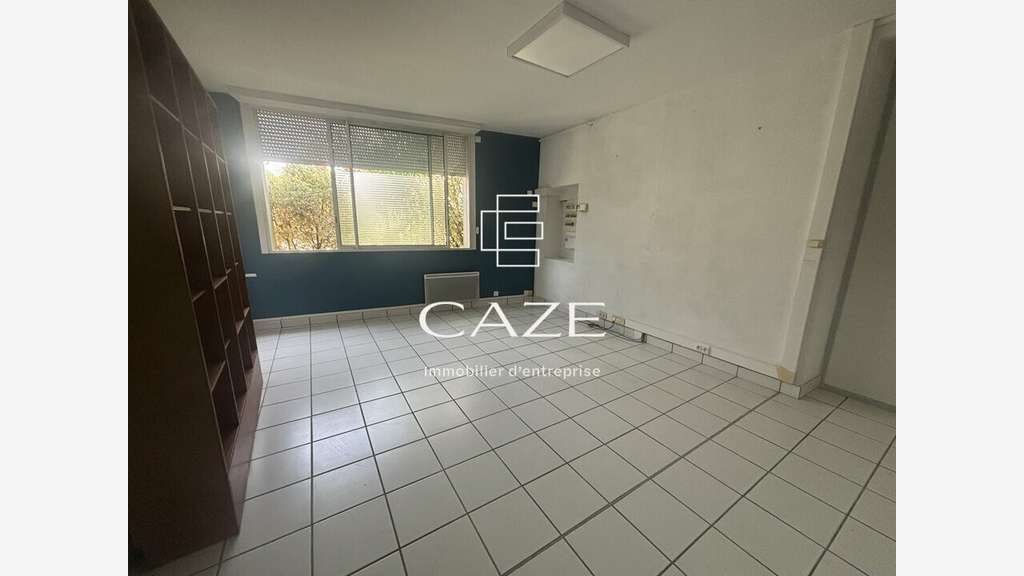Bureaux de 160m² à vendre en centre ville Saintes
