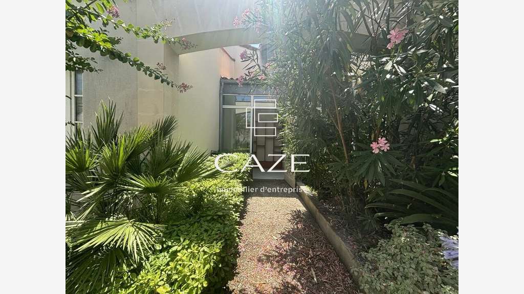 Bureaux de 160m² à vendre en centre ville Saintes