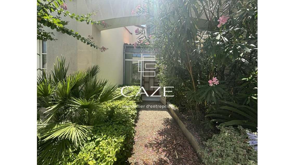 BUREAUX A VENDRE - CENTRE VILLE SAINTES
