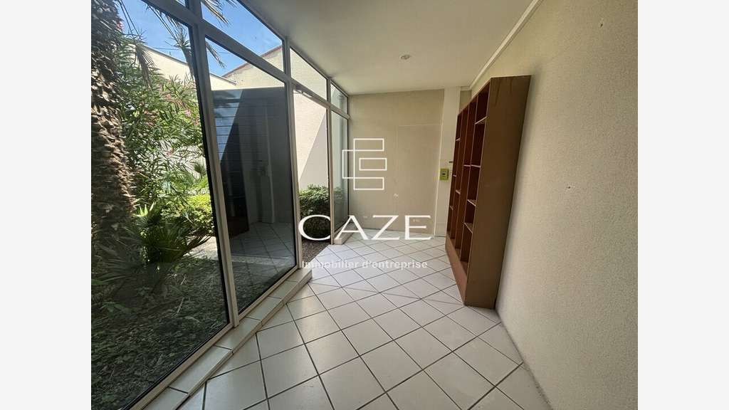 Bureaux de 160m² à vendre en centre ville Saintes
