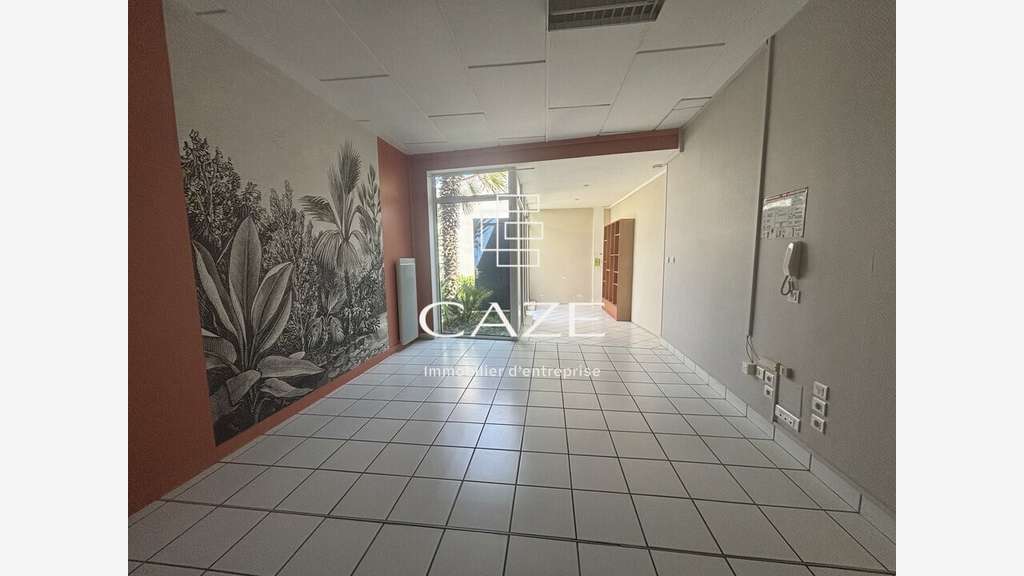 Bureaux de 160m² à vendre en centre ville Saintes