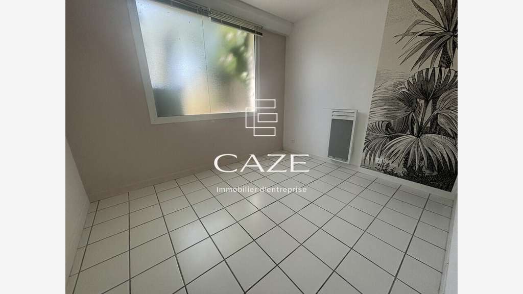 Bureaux de 160m² à vendre en centre ville Saintes