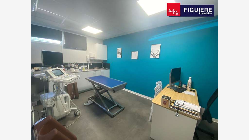 AV bureaux 390m² accès rapide Salon-de-Provence