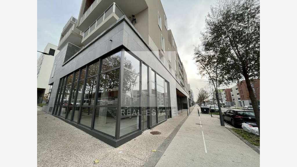 Vente bureaux brut de béton à Sathonay-Camp