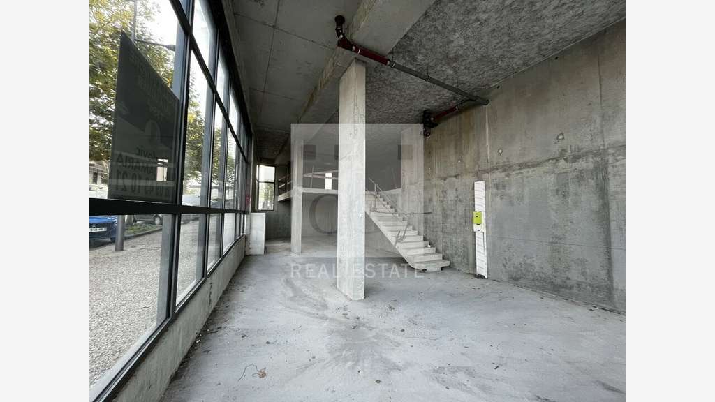 Vente bureaux brut de béton à Sathonay-Camp