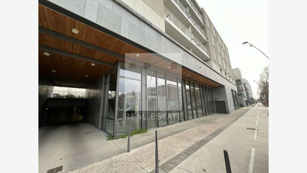 Vente bureaux brut de béton à Sathonay-Camp