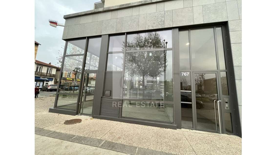 Vente bureaux brut de béton à Sathonay-Camp