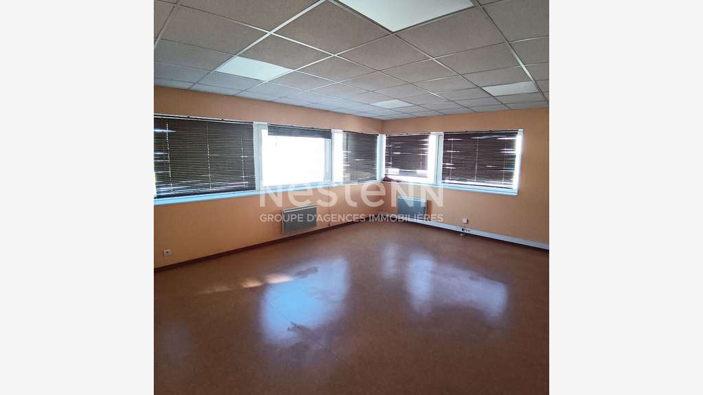 Bureaux à vendre Séné 4 pièces 104 m2 Parking