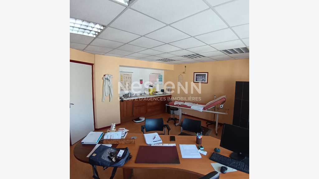 Bureaux à vendre Séné 4 pièces 104 m2 Parking