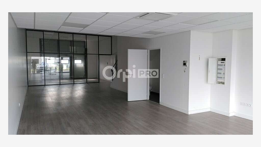 Local d'activité 150m² à vendre à Serres-Castet