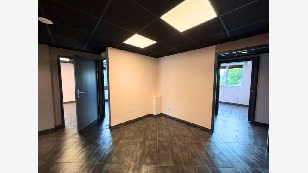 Vente bureau de 178m² PMR à Seyssinet-Pariset