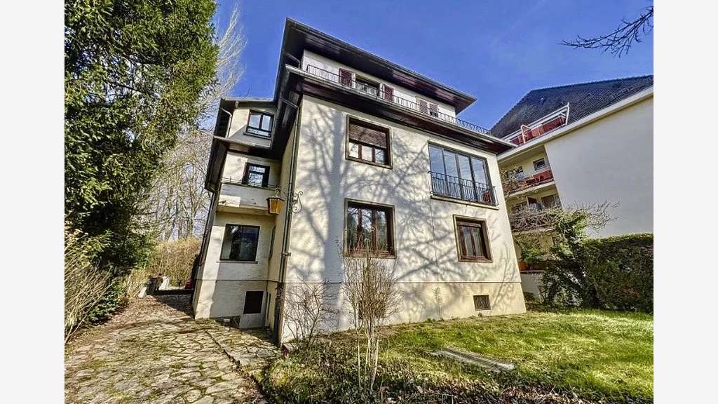 Cède locaux pro 366m² à Strasbourg Orangerie