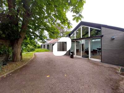 Vente Bureaux 383m² Tacoignieres