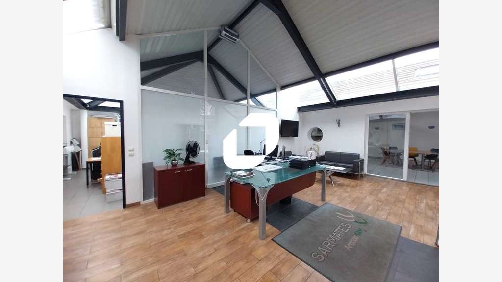 Vente Bureaux 383m² Tacoignieres