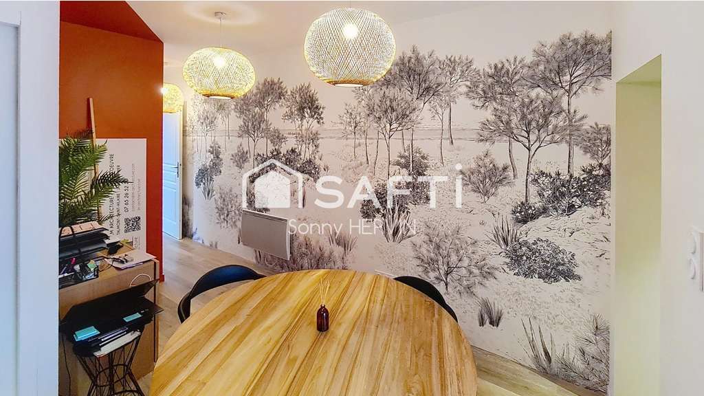 Vente local avec vitrine et cour 47m² à St Hilaire