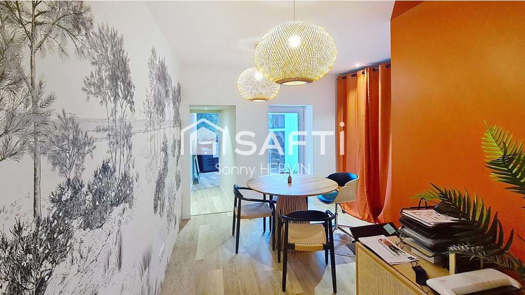 Vente local avec vitrine et cour 47m² à St Hilaire