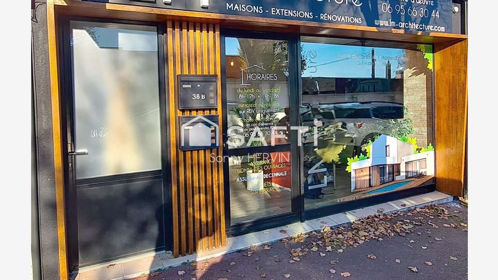 Vente local avec vitrine et cour 47m² à St Hilaire