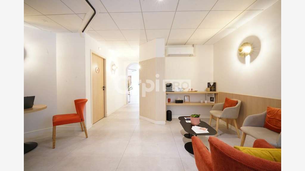 TASSIN-LA-DEMI-LUNE - BUREAU à vendre