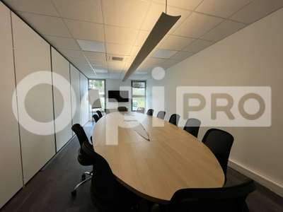 Bureaux 730m² à vendre à Torcy
