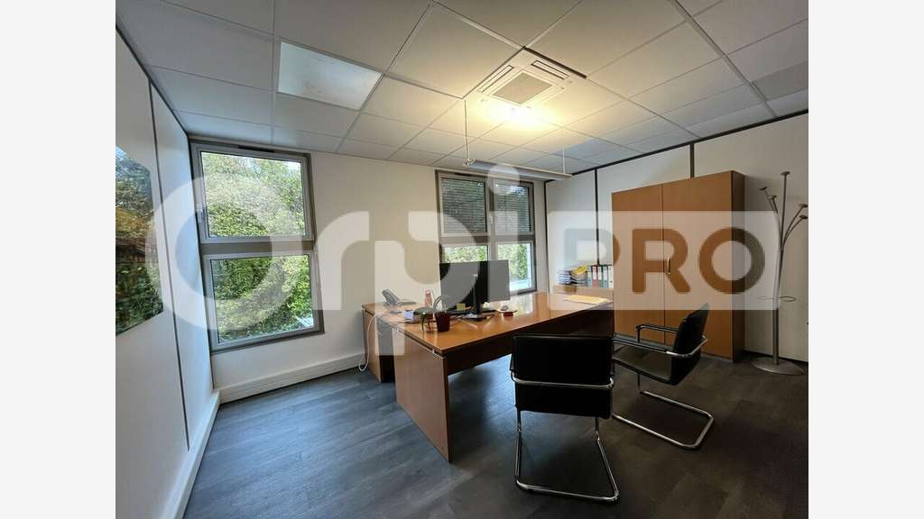 Bureaux 730m² à vendre à Torcy