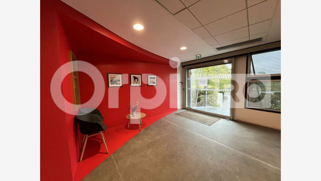 Bureaux 730m² à vendre à Torcy
