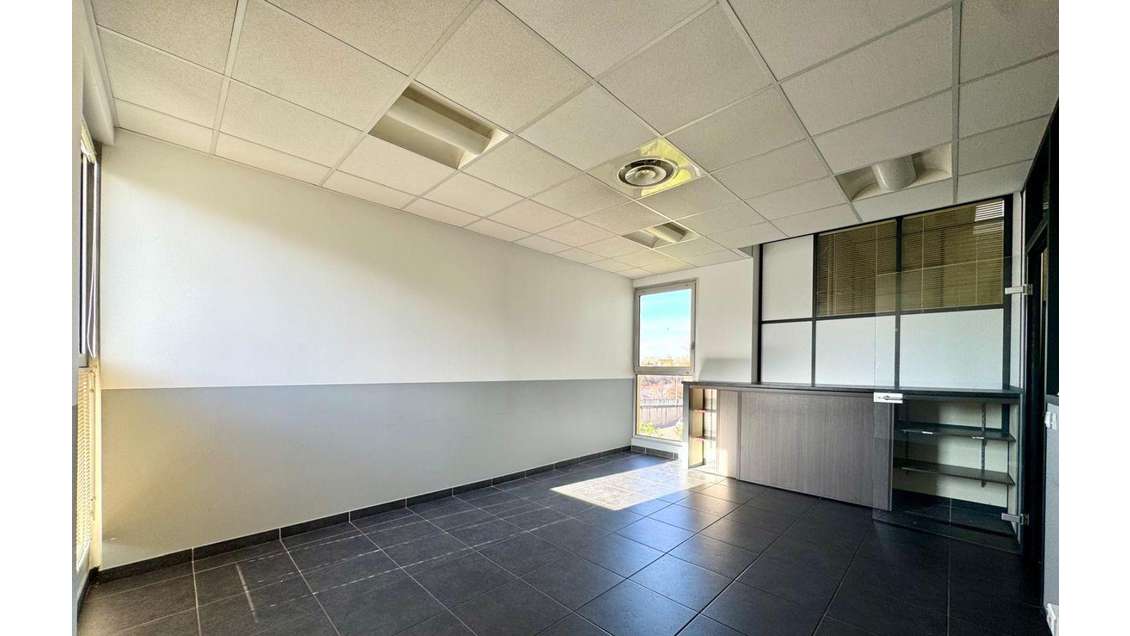 Vente bureaux 274m² entre Récollets et St-Michel