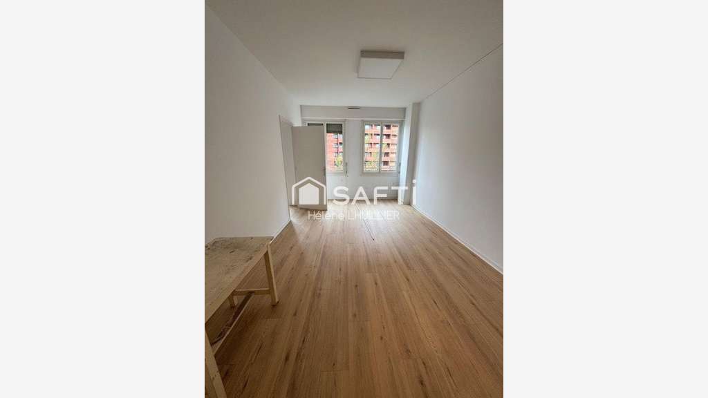 Bureaux 33.60m² R+5 à Toulouse Allées Jaurès