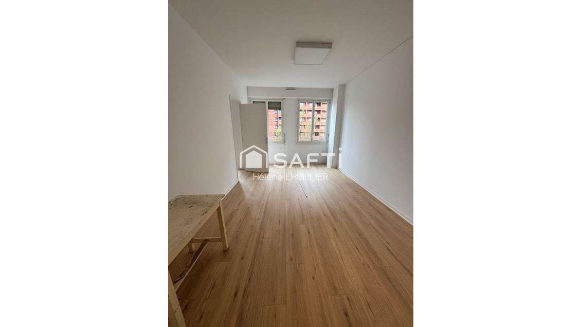 Bureaux 33.60m² R+5 à Toulouse Allées Jaurès