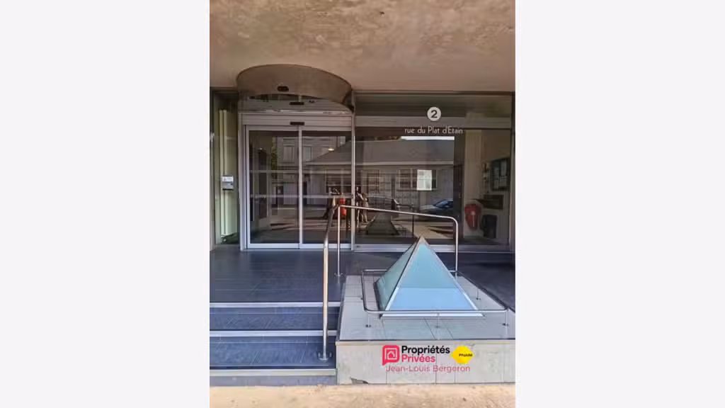 Exclusivité local professionnel à Tours Rabelais