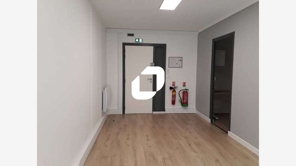 Vente Bureaux 37m² Trappes