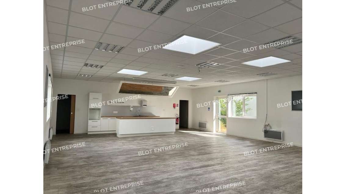 A vendre bureaux indépendants de 267m² à Trégueux