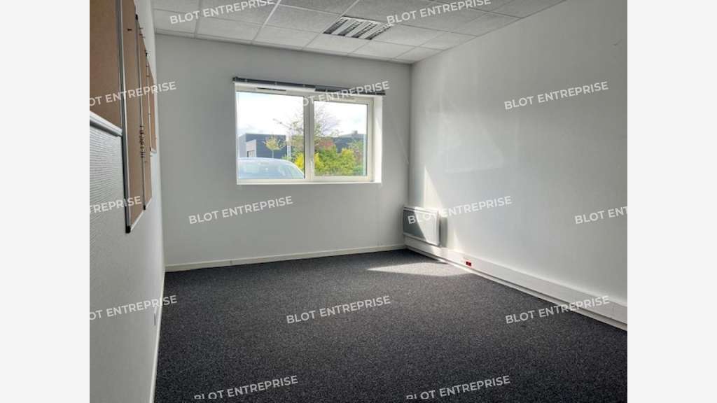 A vendre bureaux indépendants de 267m² à Trégueux
