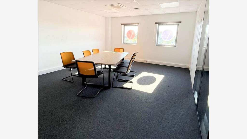 Bureaux climatisés 145m² à vendre à Tresses